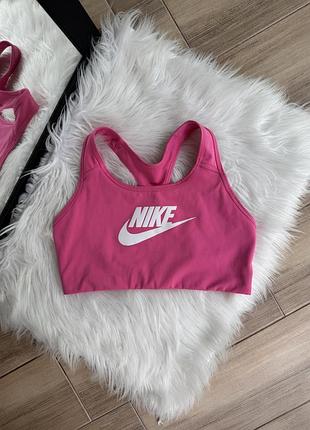 Спортивный топ nike