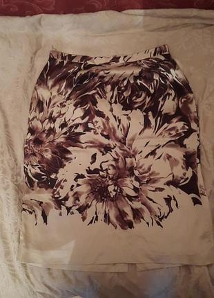 Красива шовкова спідниця max mara