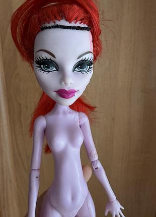 Лялька оперета & monster high