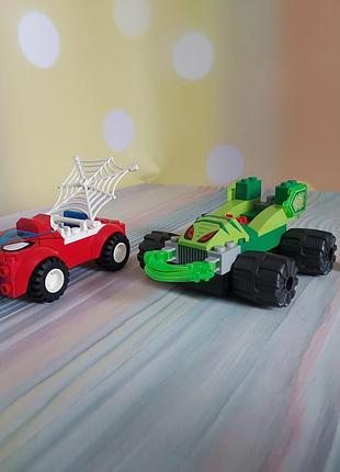 Машинки з ігрового набору lego juniors "вуличний бій людини-павука проти скорпіона" (10754)