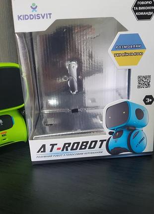 Интерактивный робот at-robot от бренда kiddisvit, который имеет функцию голосового управления. 7