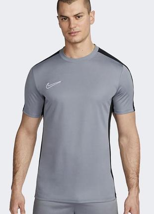 Спортивна футболка nike academy