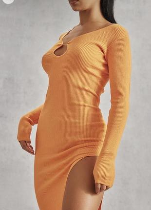 Довга сукня в рубчик  prettylittlething