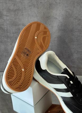 Стильні жіночі кеди — класичне поєднання чорного та білого! 👟