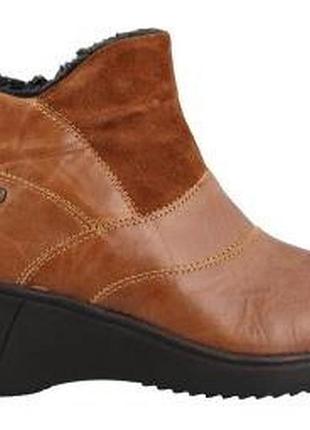 Короткі шкіряні чоботи women's romika, savona waterproof boot ,  р41