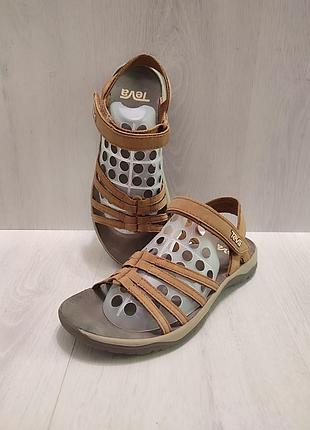 Босоніжки teva 37- устілка 23,5 см
