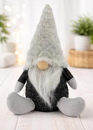 Декоративний різдвяний гном у сірих одязі (christmas gnome decor, grey) білий