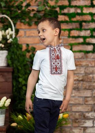 Вышиванка футболка для мальчика звездное сияние белая с красным 104