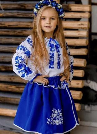 Костюм вишиванка для дівчинки квітковий біло-синій