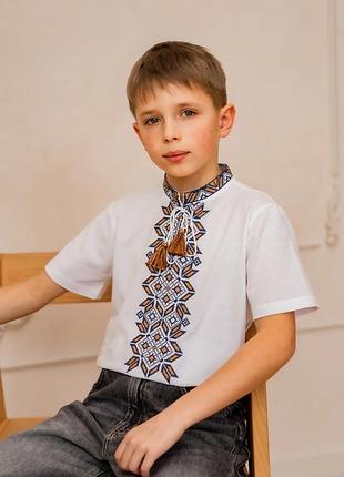 Вышиванка футболка для мальчика тимка молочная с коричневым 110