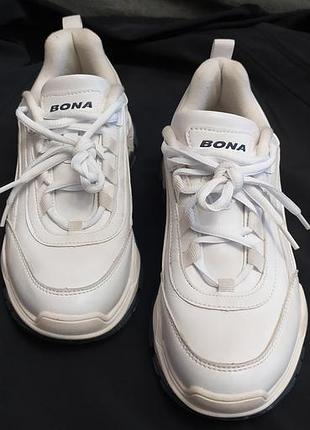 Женские кроссовки bona.