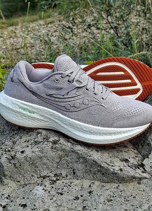 Жіночі легкі повсякденні тренувальні кросівки saucony triumph rfg, 41р.