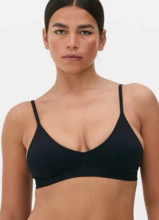 Безшовный черный бюстгальтер в рубчик primark uk 14/16 (возможно 90в 95а)