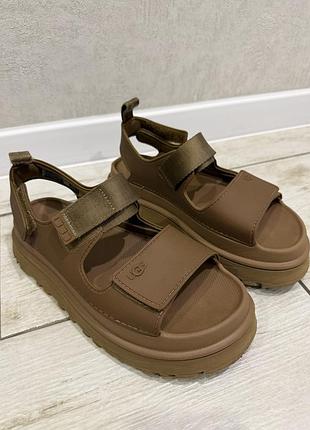 Продам оригінальні сандалі від ugg. коробка є. легкі, зручні та підходять до будь якого одягу!