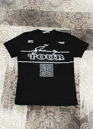 Футболка givenchy