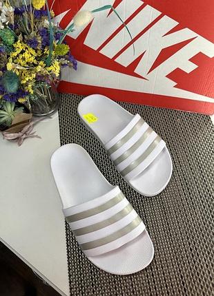 Оригинальные шлепанцы adidas