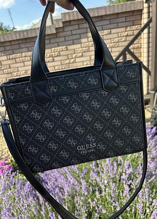 Сумка в стилі guess