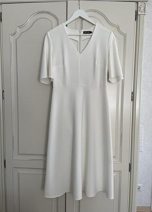 Літня сукня must have білого кольору