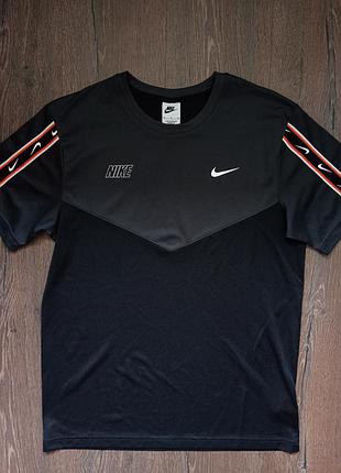 Чоловіча футболка nike sportswear repeat