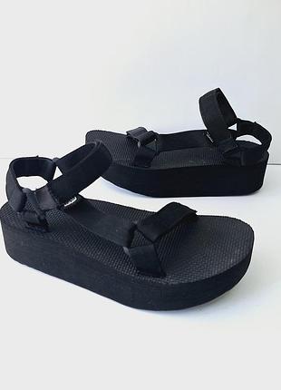 Босоніжки  teva