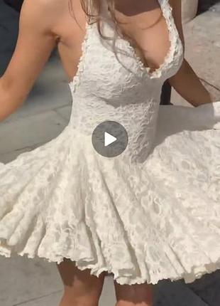 Нарядное женское платье из кружева на подкладке