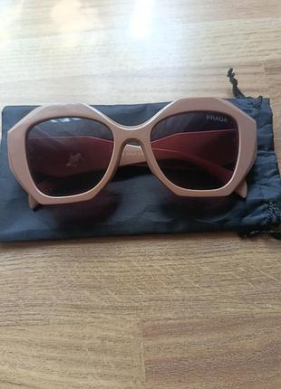 Очки солнцезащитные prada
