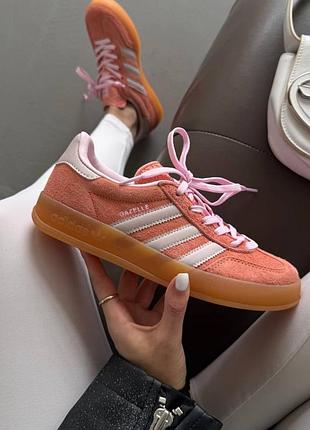 Adidas gazelle
peach gum