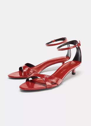 Червоні шкіряні мінімалістичні босоніжки zara розмір 38 на каблуку кіттен хіл