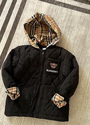 Оригінальна дитяча куртка burberry kids, розмір 110 см (4–5 років), виготовлена в італії.