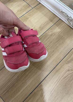 Дитячі кросівки adidas на дівчинку 21 р