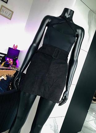 Черная мини-юбка с поясом zara trf, размер m (eur m)