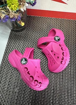 Оригінальні шльопанці crocs