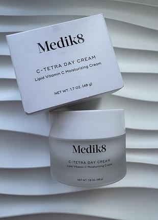Легкий зволожуючий денний крем з вітаміном с medik8 c-tetra day cream