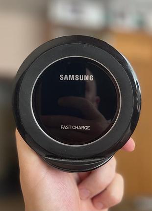 Беспроводное зарядное устройстово samsung ep-ng930