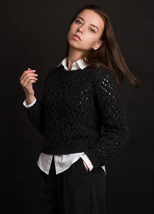 Ажурний чорний светр ручної роботи