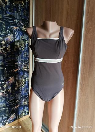 Speedo купальник слитный женский р.14