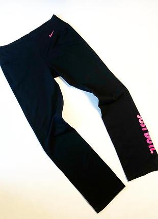 Стильные спортивные брюки / лосины от nike в классическом черном цвете с крутым розовым неоновым логотипом и легендарным принтом «just do it».