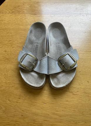 Оригінальні шльопанці birkenstock.нормального стану трохи є сліди носіння.