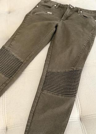 Джинси коричневого кольору , розмір 28, zara