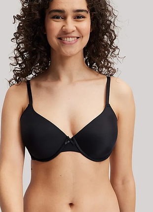 Чорний гладкий безшовний бюстгальтер zeeman 75в 34b