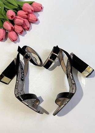 Стильні босоніжки від river island