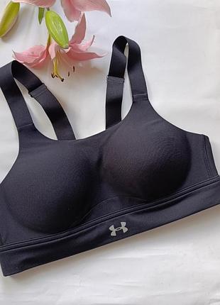 Базовый черный спортивный топ с чашками under armour s c 34a 75a 70b