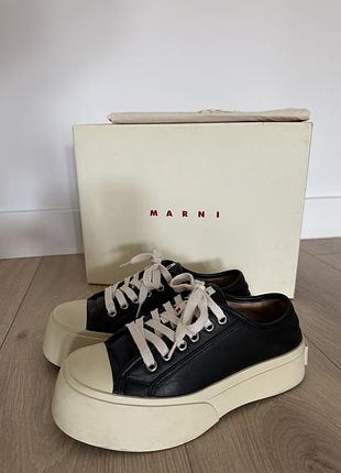 Кросівки marni