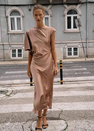 Сукня жіноча бежева атласна zara