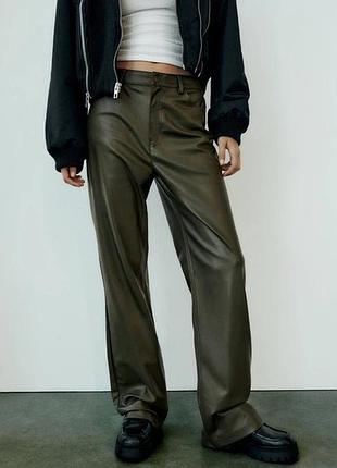 Zara штани прямі з екошкіри під шкіру брюки