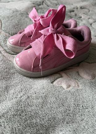 Рожеві кросівки для дівчаток puma