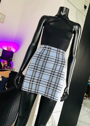 Стильная мини-юбка в клетку prettylittlething (размер uk 6 / xs)