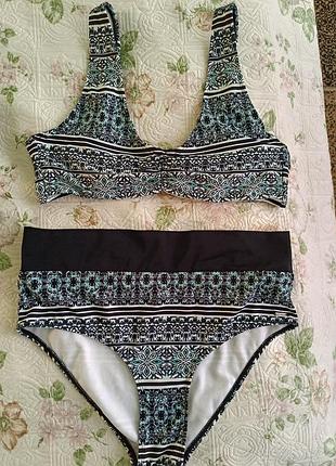 Продам симпатичні купальники