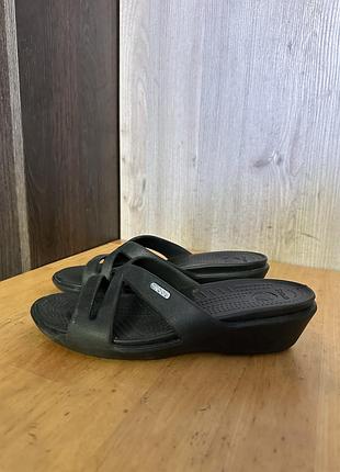 Crocs - женские шлепанцы