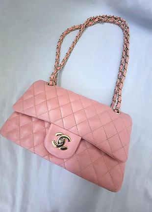 Сумка розовая на цепочке chanel